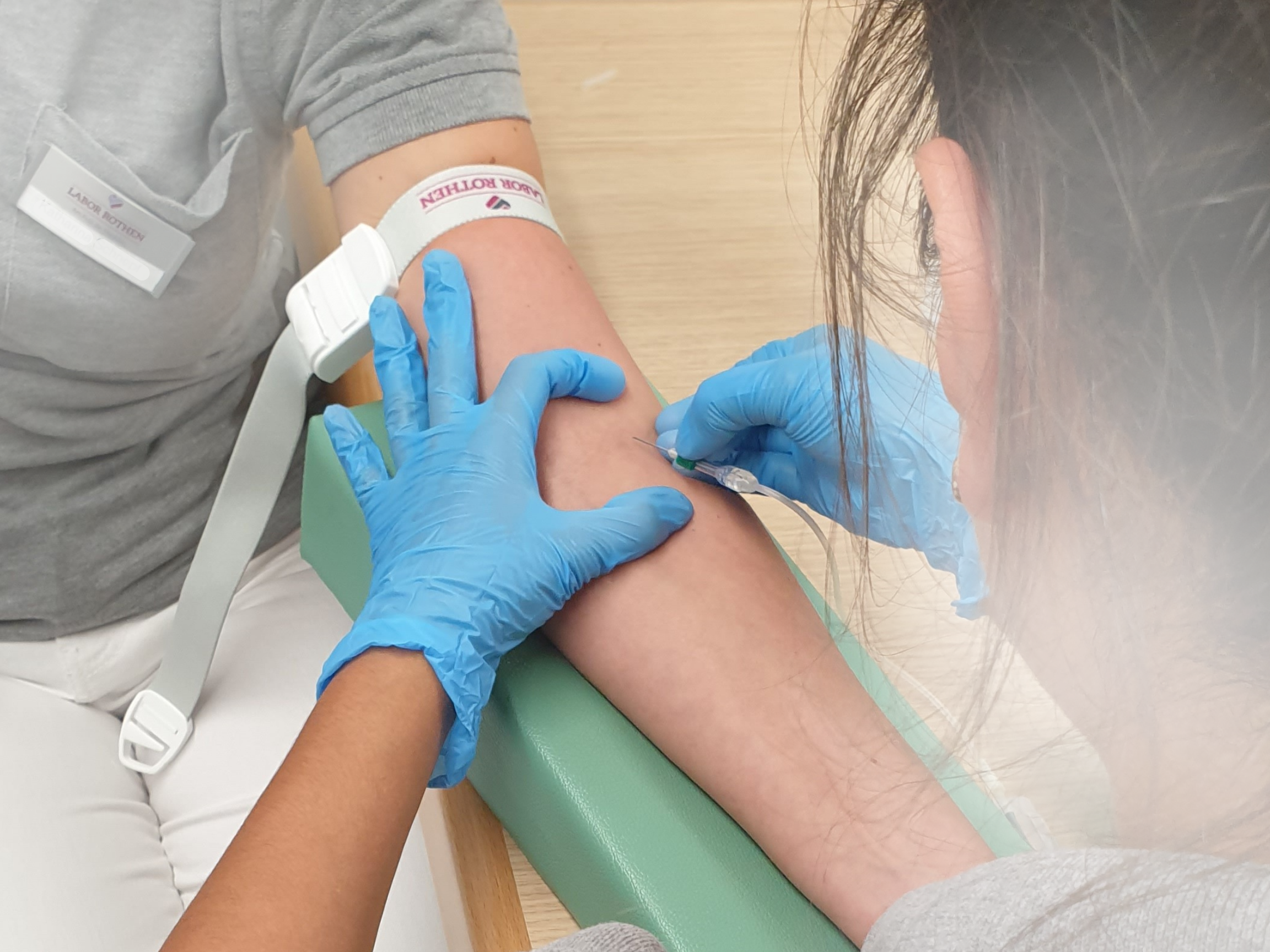 2 Rothen Blutentnahme Kurs Spalenzirkel korrekte Blutentnahme Präanalytik Labormedizin